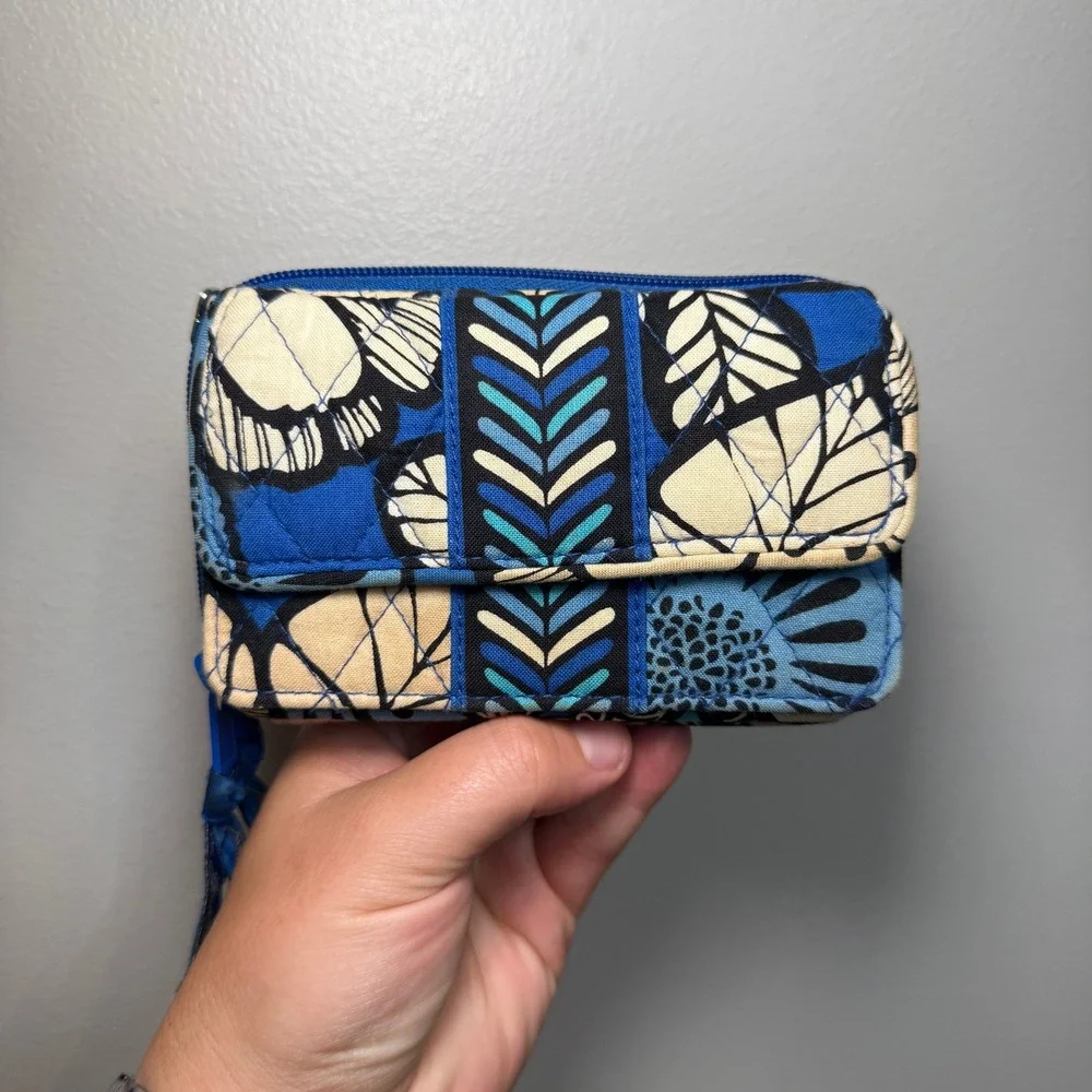 Vera Bradley Blue Bayou All In One Crossbody Wallet Floral Quilted